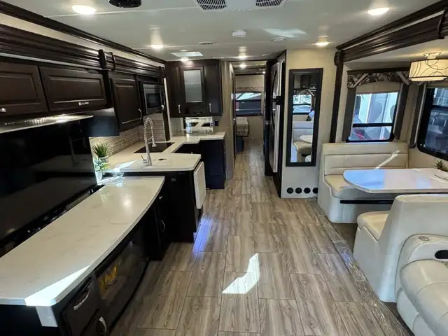 2019 Dx3 37TS in RVs & Motorhomes in Penticton - Image 9