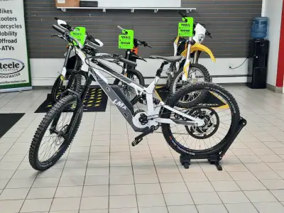 The LMX 64 speedbike is now available in the CANADA With its 2500W of peak power, the LMX 64 provide...