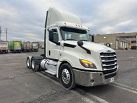 2019 FREIGHTLINER T12664ST