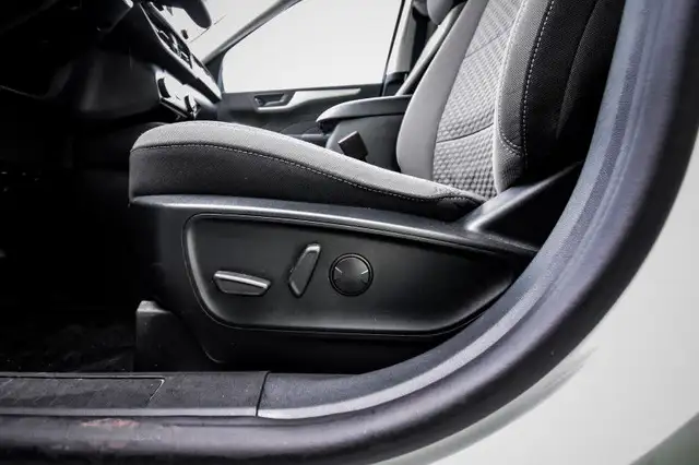 2022 Ford Escape SE Hybrid • HEATED SEATS • SPORT APPEARANCE PKG in Cars & Trucks in Kingston - Image 29
