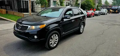 2011 KIA SORENTO AWD, AUTOMATIQUE, Air climatise, 5portes, Tout equipe, Lecteur CD-Bluetooth, Mirroi...