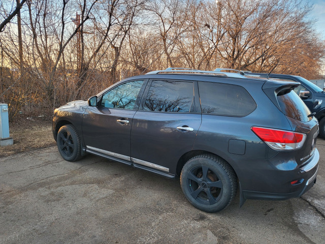 2014 Nissan Pathfinder Platinum in Cars & Trucks in Strathcona County - Image 2