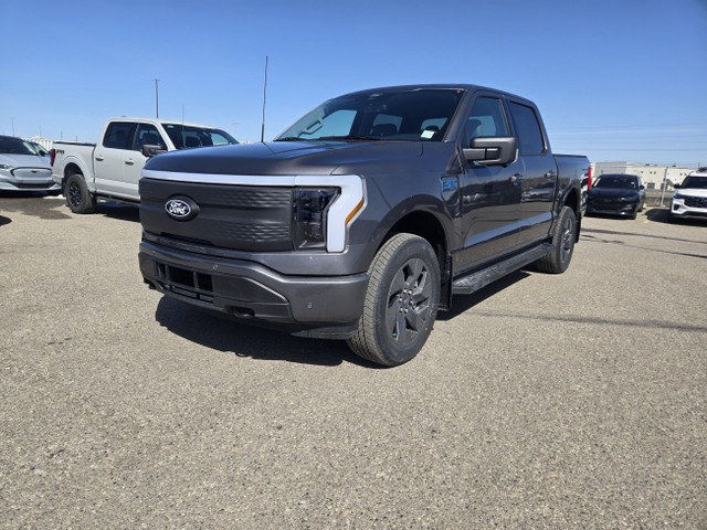 2025 Ford F-150 Lightning FLASH | MAX TOW PKG | MOBILE PWR CORD  in Cars & Trucks in Calgary - Image 3