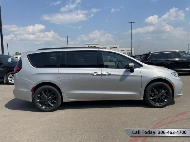 2023 Chrysler Pacifica TOURING L in Cars & Trucks in Saskatoon - Image 3