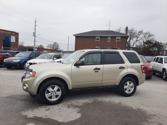 2011 Ford Escape FWD 4dr XLT in Cars & Trucks in St. Catharines