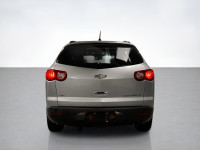 An ideal blend of size, comfort, and performance, our 2011 Chevrolet Traverse 2LT AWD shown in Silve... (image 3)