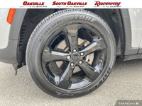 4WD / 4X4 1 Owner Clean Carfax No Reported Accidents Heated Seats 20 x 8.0 Gloss Black Rims Android... (image 5)