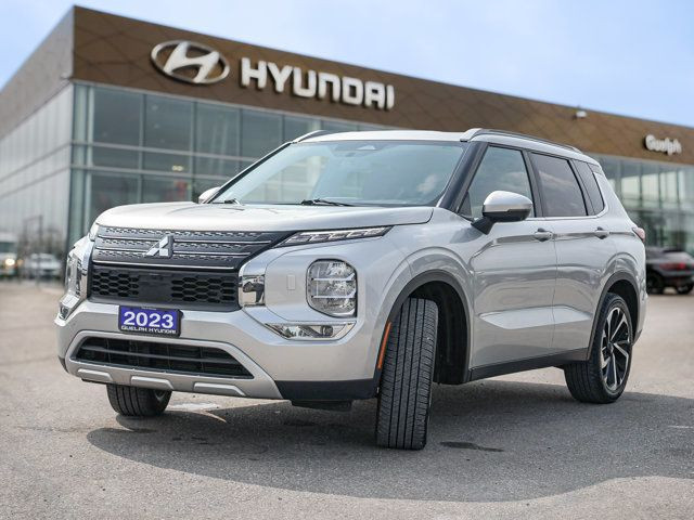 2023 Mitsubishi Outlander LE S-AWC | One Owner! | Panoroof in Cars & Trucks in Guelph - Image 3