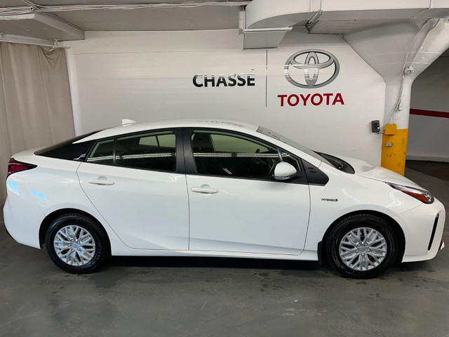 2019 Toyota Prius in Cars & Trucks in City of Montréal - Image 2