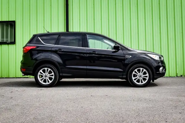 2019 Ford Escape SE FWD • HEATED SEATS • CP/AA • REMOTE START in Cars & Trucks in Ottawa - Image 3