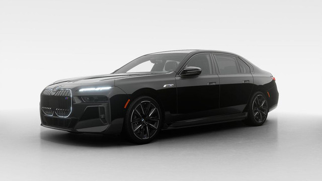 2025 BMW i7 M70 xDrive | Gr. Louge Executif | BMW Theatre in Cars & Trucks in City of Montréal
