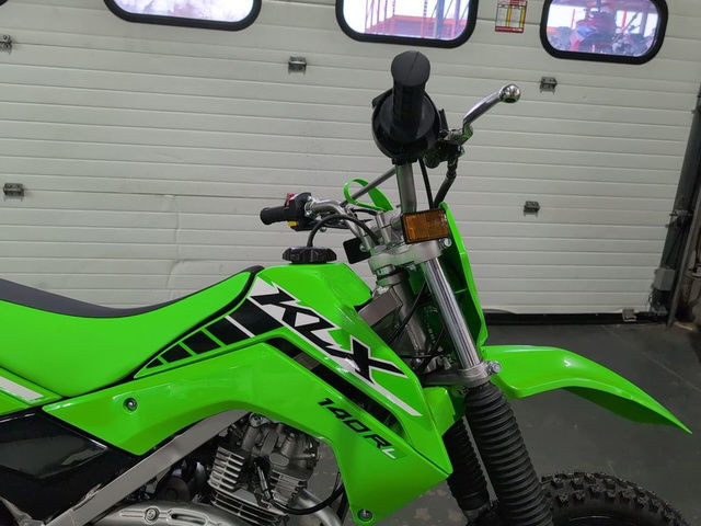 2025 Kawasaki KLX 140R L in Dirt Bikes & Motocross in Calgary - Image 4