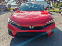 LOW KMS! CIVIC TOURING! FULL OPTION! APPLE CARPLAY/ANDROID AUTO, LEATHER INTERIOR, POWER SUNROOF/MOO... (image 1)