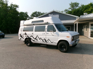 1991 Ford Club Wagon E350 CAMPER CONVERSION/IMPRESSIVE!