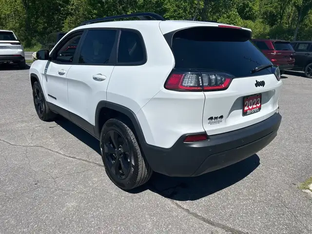2023 Jeep Cherokee Altitude dans Autos et camions dans Ottawa - Image 6