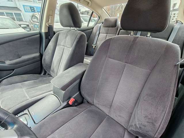 2009 Nissan Altima 3.5 S LOW KMS! EXTRA CLEAN ALTIMA, RUST P... in Cars & Trucks in Ottawa - Image 4
