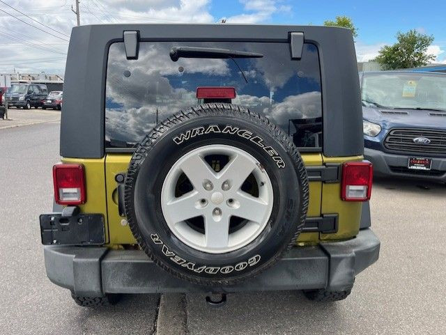 2007 Jeep Wrangler 4WD 4 DOOR UNLIMITED X **AUTOMATIC-HARD/SOFT  in Cars & Trucks in City of Toronto - Image 4