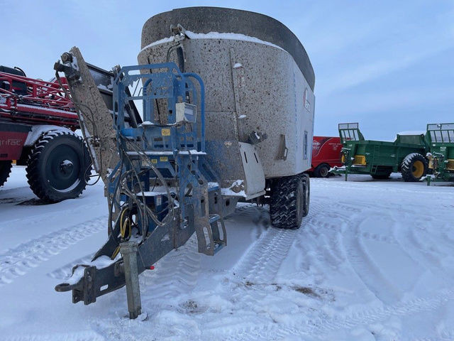 2018 Penta 9630 in Farming Equipment in Brandon - Image 2