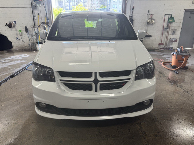 2017 Dodge Grand Caravan SXT Front-wheel Drive Passenger Van Aut in Cars & Trucks in City of Toronto - Image 2
