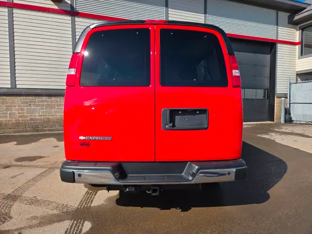 2021 Chevrolet Express Passenger 3500 / LT / 12 PASSENGERS 155"  in Cars & Trucks in West Island - Image 8