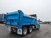 Appelez // Call Guillaume 514-404-6940 Camion roll-off 10 roues // two axle roll-off truck Kenworth... (image 5)
