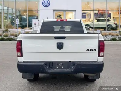 This Ram 1500 Classic boasts a Regular Unleaded V-6 3.6 L/220 engine powering this Automatic transmi...