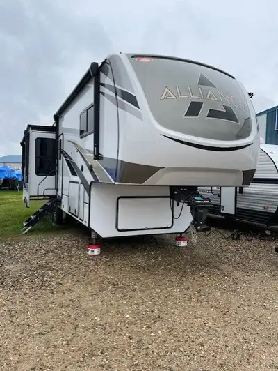 2022 Alliance RV Paradigm 310RL, On Consignment $85,000.00 NO TAX Paradigm by Alliance RV A new appr...