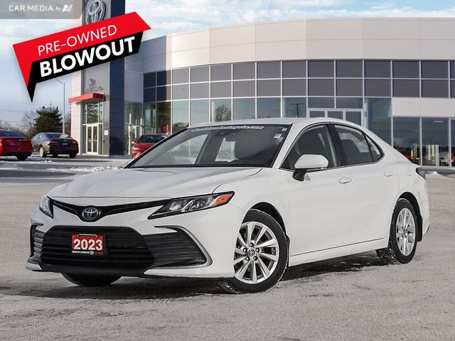 2023 Toyota Camry Hybrid LE FUEL EFFICIENT HYBRID - CLEAN CAR... in Cars & Trucks in London