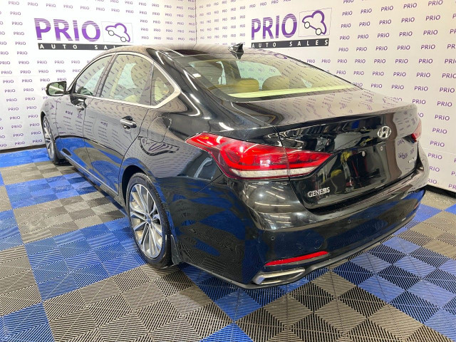2015 Hyundai Genesis Sedan in Cars & Trucks in Ottawa - Image 3