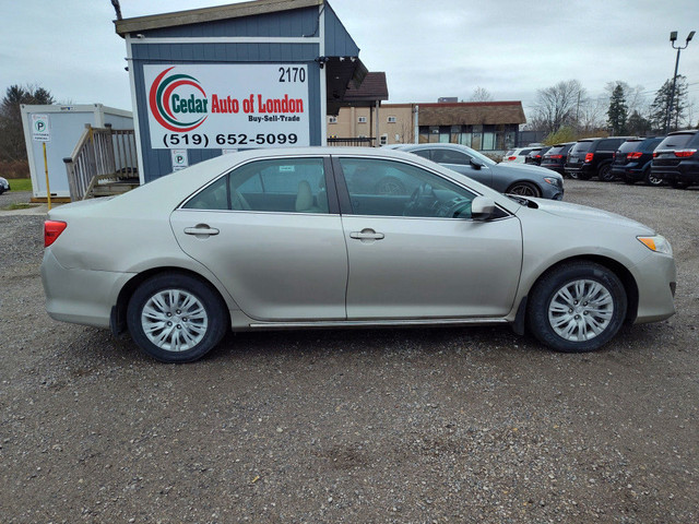 2014 Toyota Camry LE in Cars & Trucks in London - Image 3