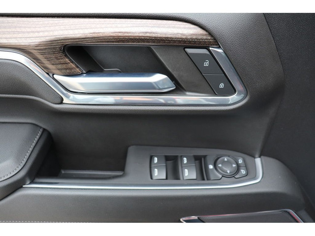 2024 Chevrolet Silverado 1500 ONLY 4,000KMS STILL NEW, SAVE HUGE in Cars & Trucks in Winnipeg - Image 4