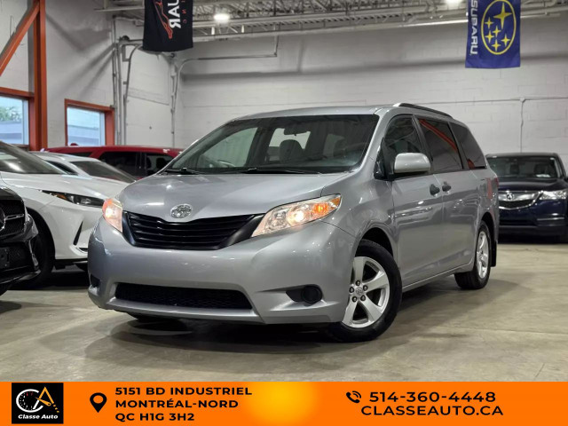 2017 TOYOTA Sienna L in Cars & Trucks in City of Montréal
