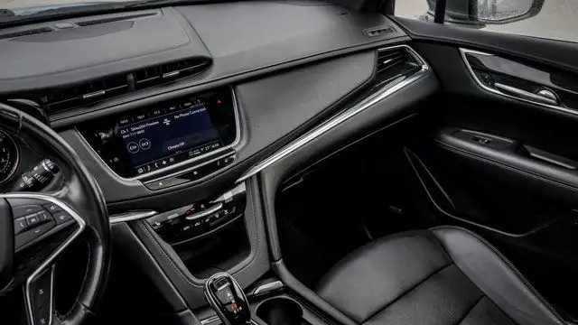 2021 Cadillac XT5 AWD Premium Luxury | Driver Awareness Package in Cars & Trucks in Guelph - Image 17
