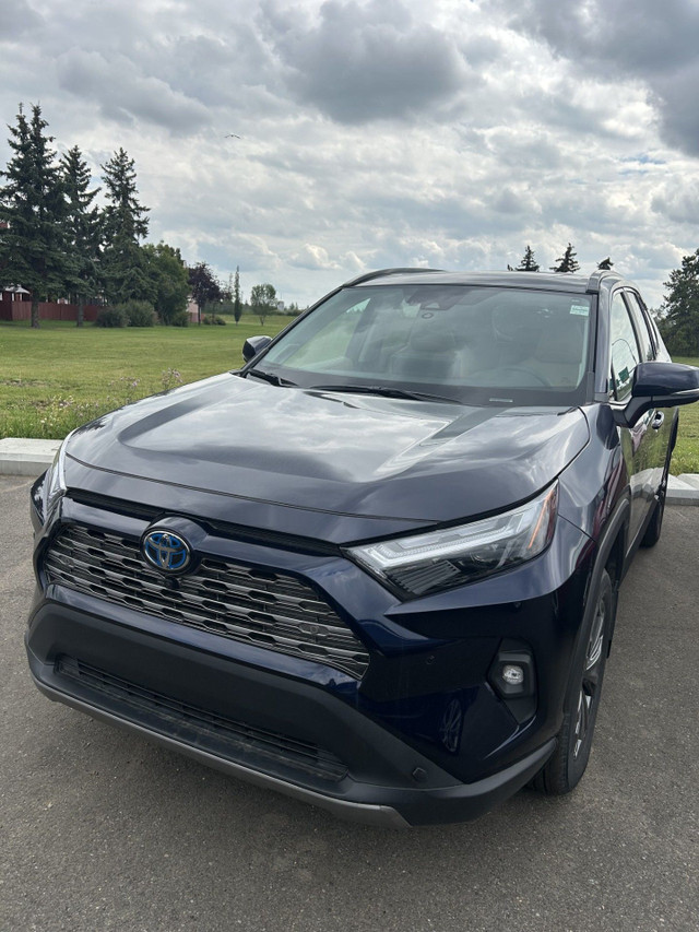  2024 Toyota RAV4 Limited leather sunroof Hybrid ONE OWNER  in Cars & Trucks in Edmonton - Image 3