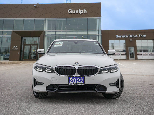 2022 BMW 3 Series 330i xDrive | Sunroof | Navigation | Leather in Cars & Trucks in Guelph - Image 2