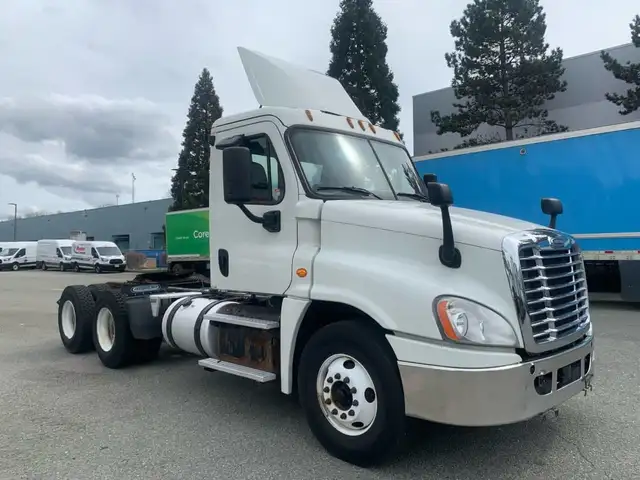 2019 Freightliner Cascadia 125 Day Cab *Ask About Dep Match* in Heavy Trucks in Delta/Surrey/Langley - Image 6