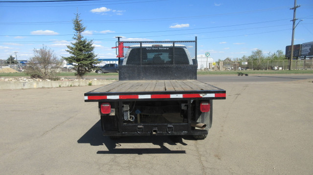 2013 Ford F-350 XLT CREW CAB 4X4 FLAT DECK in Cars & Trucks in Edmonton - Image 4