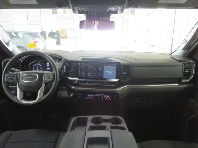 2024 GMC Sierra 2500HD SLE Heated Front Seats, Heated Steerin... in Cars & Trucks in Brandon - Image 3