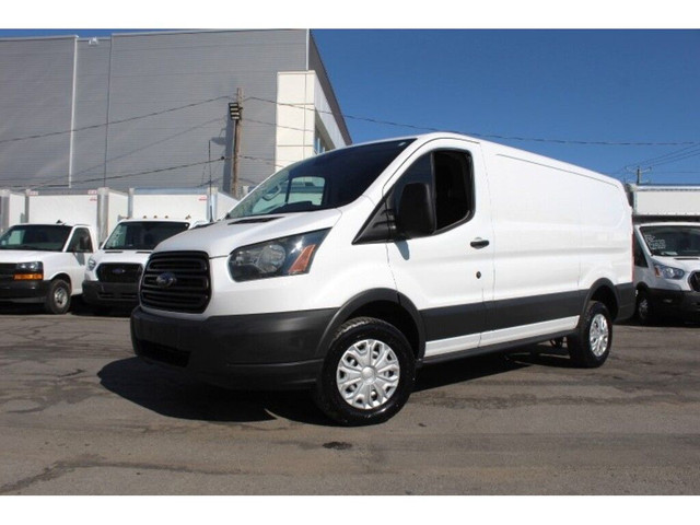 2015 Ford Transit Cargo Van T-250 130WB CARGO TABLETTE SÉPARATEU in Cars & Trucks in Laval / North Shore - Image 3