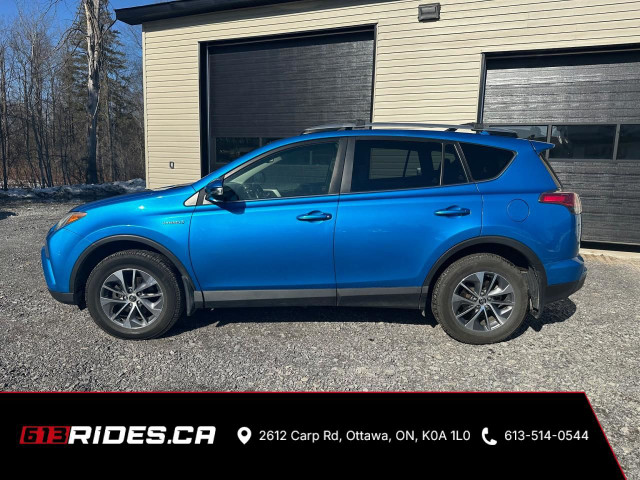 2017 Toyota RAV4 XLE HYBRID in Cars & Trucks in City of Toronto - Image 2