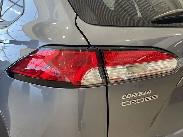 2024 Toyota Corolla Cross LE FORMER DEMO,WINTER TIRES ON RIMS... in Cars & Trucks in City of Toronto - Image 16