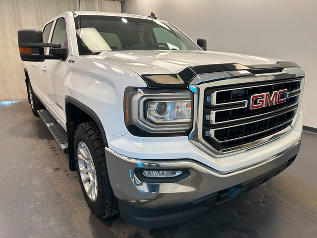 2017 GMC Sierra 1500 SLE Sierra 1500 SLE Crew Cab 6.5' Box in Cars & Trucks in Lethbridge - Image 3