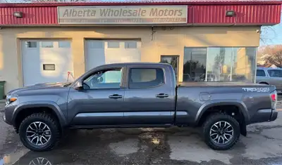 **CARS TRUCKS SUV 4X4 VAN AWD EDMONTON FINANCING AVAILABLE EASY FINANCING ** 2023 TOYOTA TACOMA TRD...