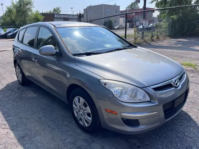 Hyundai Elantra Touring SE Manual 2012 in Cars & Trucks in Longueuil / South Shore - Image 3