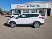Recent Arrival! 4WD, AppLink/Apple CarPlay and Android Auto, Block heater, Emergency communication s... (image 1)
