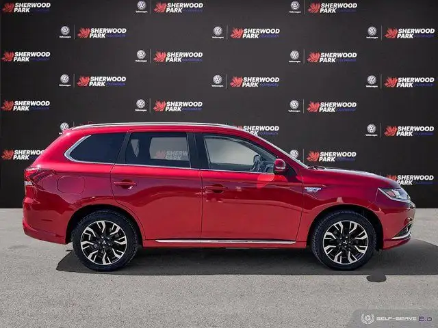2018 Mitsubishi Outlander PHEV GT | LEATHER SEATS | SUNROOF in Cars & Trucks in Strathcona County - Image 8