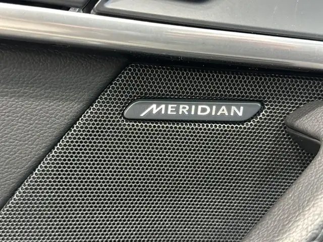 2021 Jaguar F-TYPE P300 TOIT VITRE SUEDE CARPLAY in Cars & Trucks in Laval / North Shore - Image 12