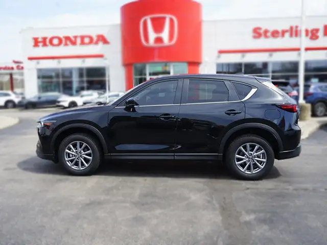 2024 Mazda CX-5 GS | All Wheel Drive | Leather in Cars & Trucks in Hamilton - Image 9