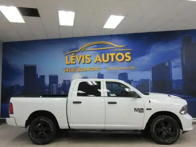 RAM 1500 CLASSIC 2021 EXPRESS NIGHT EDITION V8 5.7 LITRES HEMI 4X4 CREW-CAB BOITE 5.7 PIEDS TOUT ÉQU...