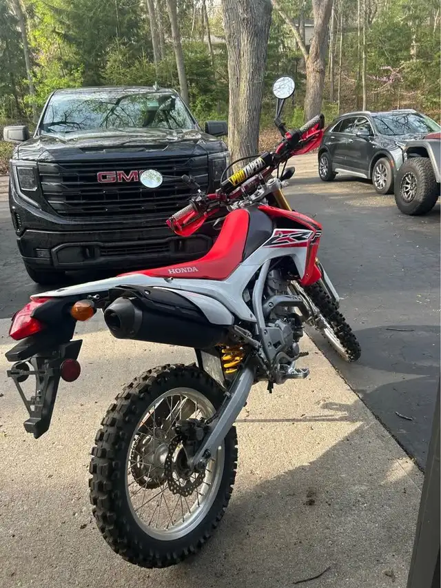 2016 HONDA CRF250R-RED! in Dirt Bikes & Motocross in Edmonton - Image 5